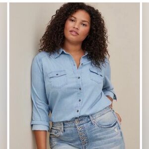 Torrid Light Blue Denim Shirt Sz 4